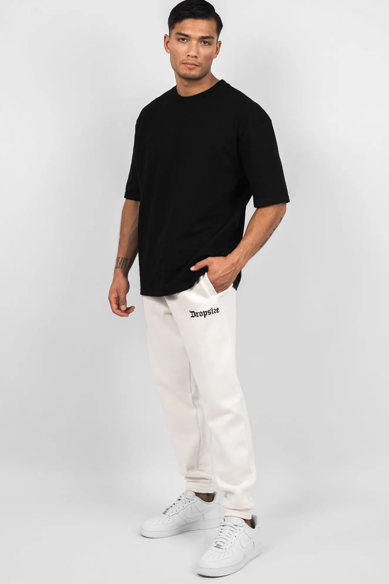 EMBO V2 JOGGER CREAM WHITE
