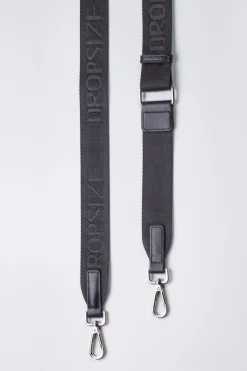 ESSENTIALS SHOULDER BAG SMALL BLACK