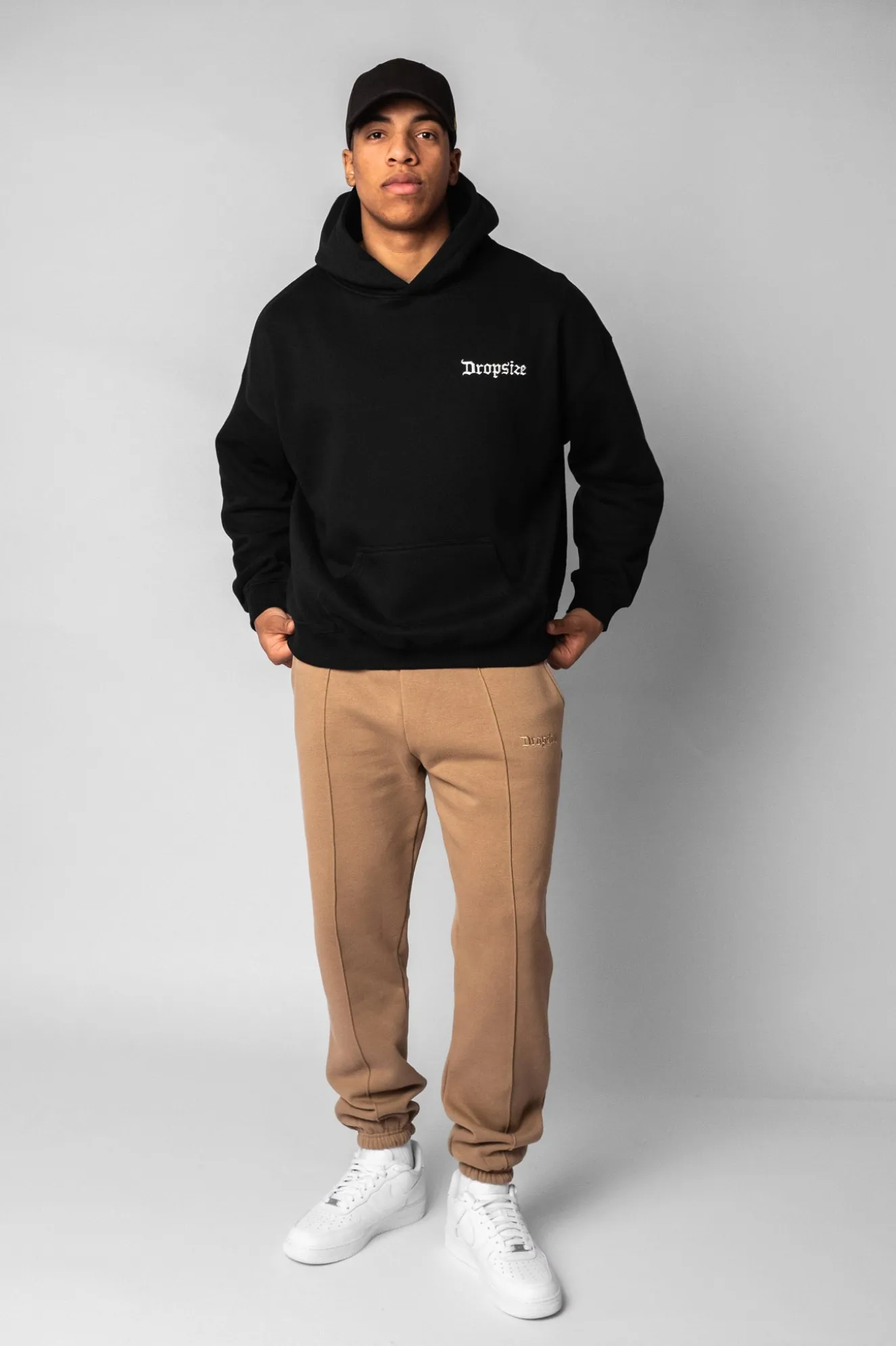 HEAVY EMBO SWEAT PANT SAND