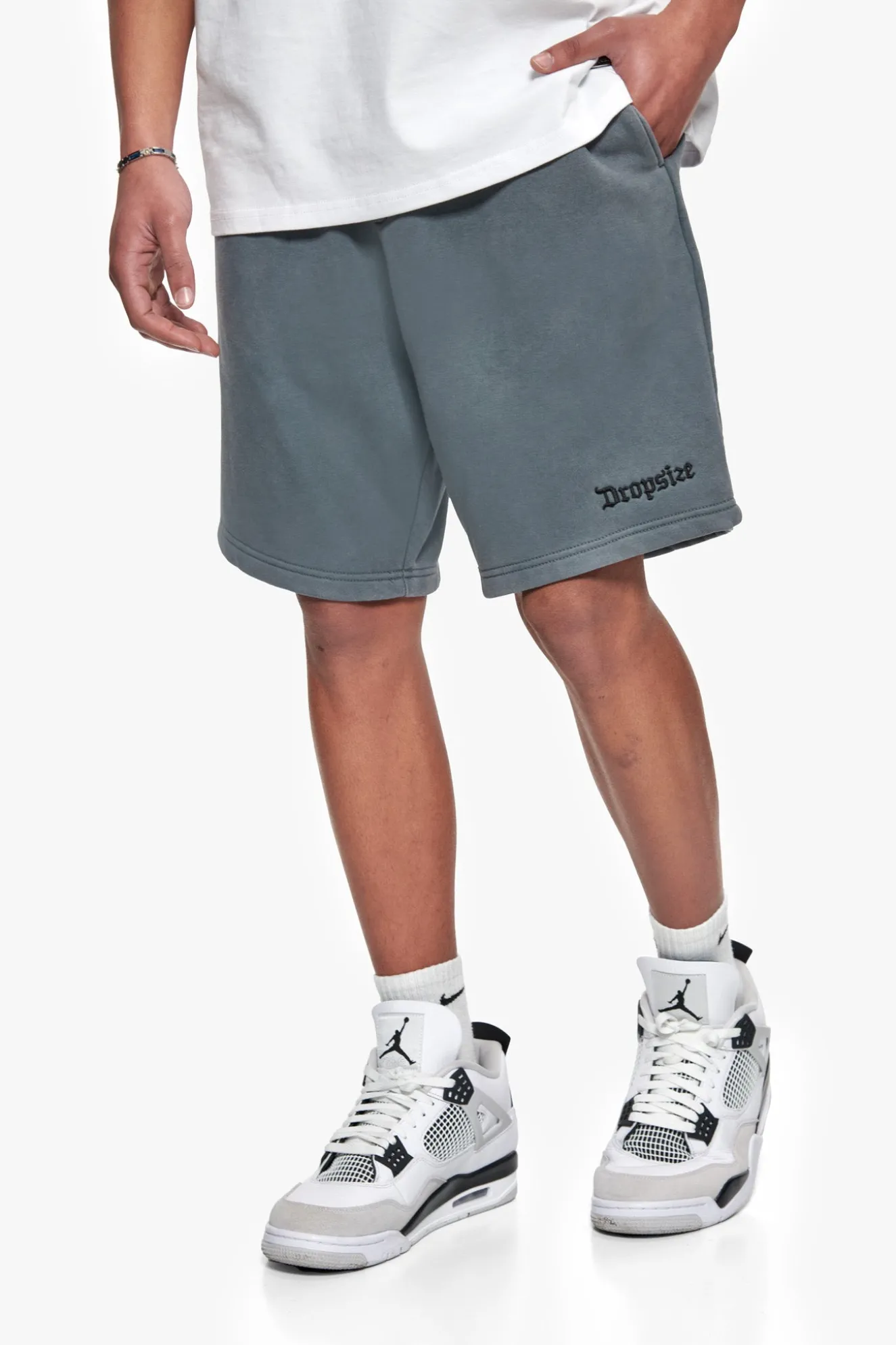 HEAVY EMBO SWEATSHORTS WASHED GREY