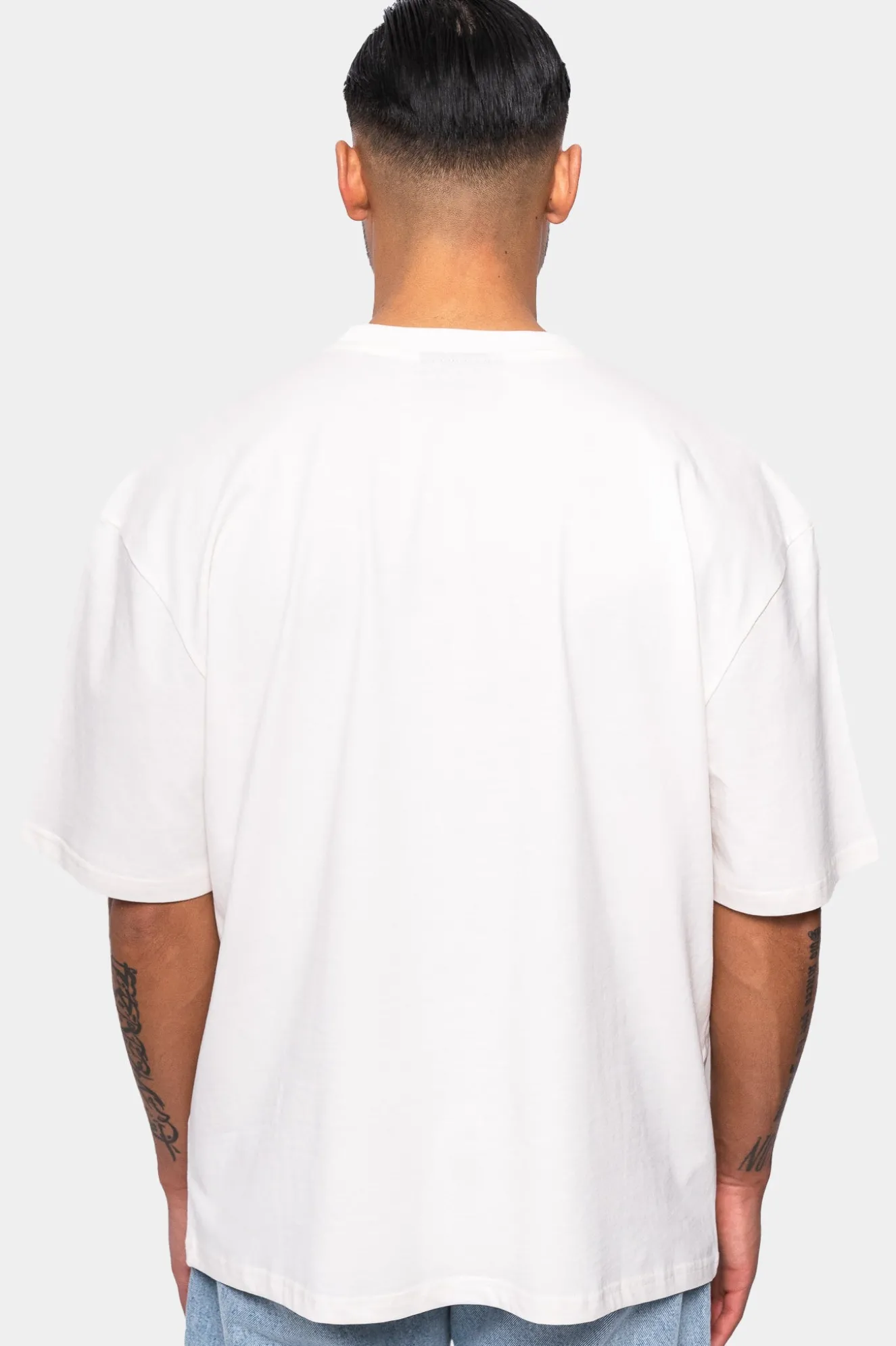 HEAVY EMBO T-SHIRT COCONUT MILK