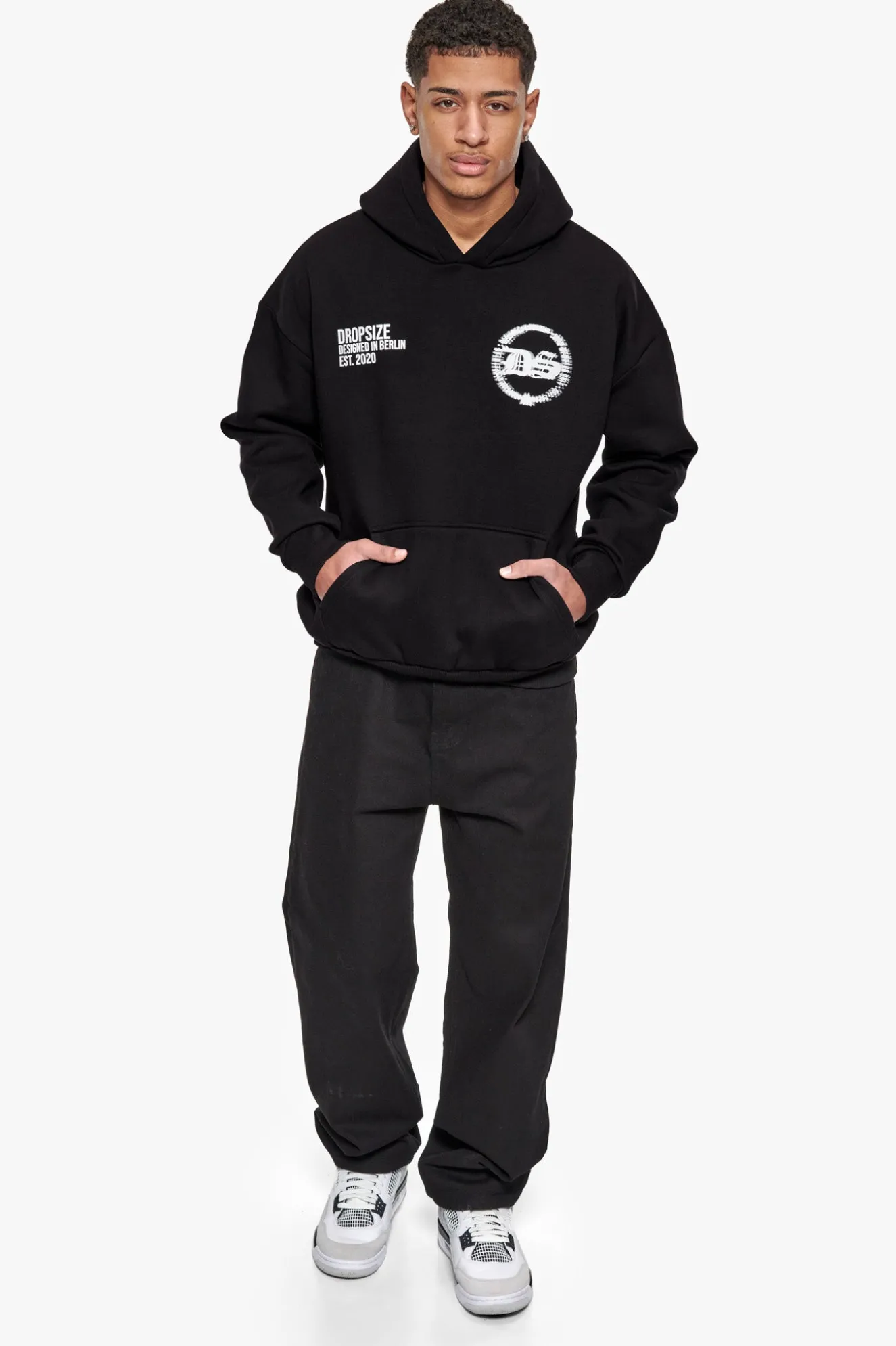 HEAVY OVERSIZE DESIGNED IN BERLIN HOODIE BLACK
