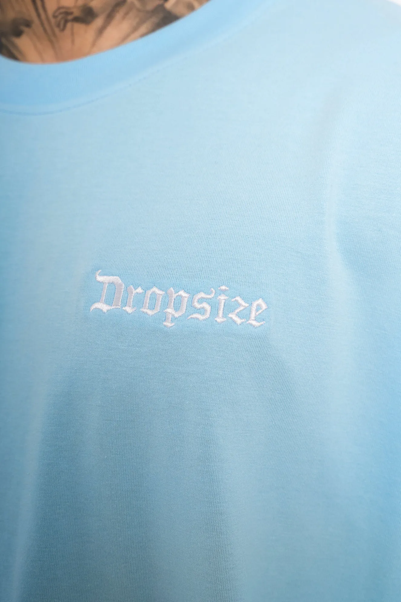 HEAVY OVERSIZE EMBO T-SHIRT BABY BLUE