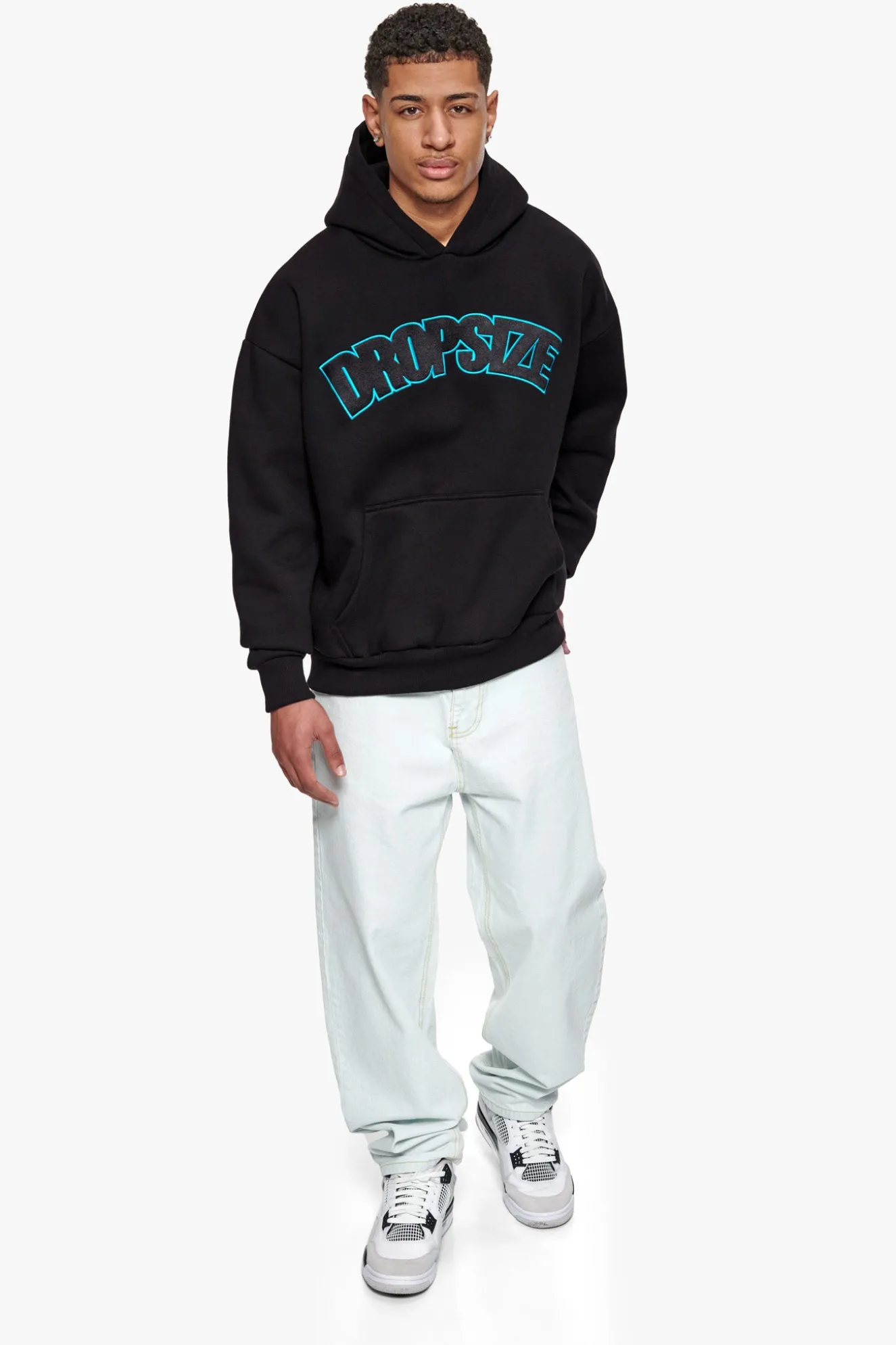 HEAVY OVERSIZE OUTLINE EMBO HOODIE BLACK