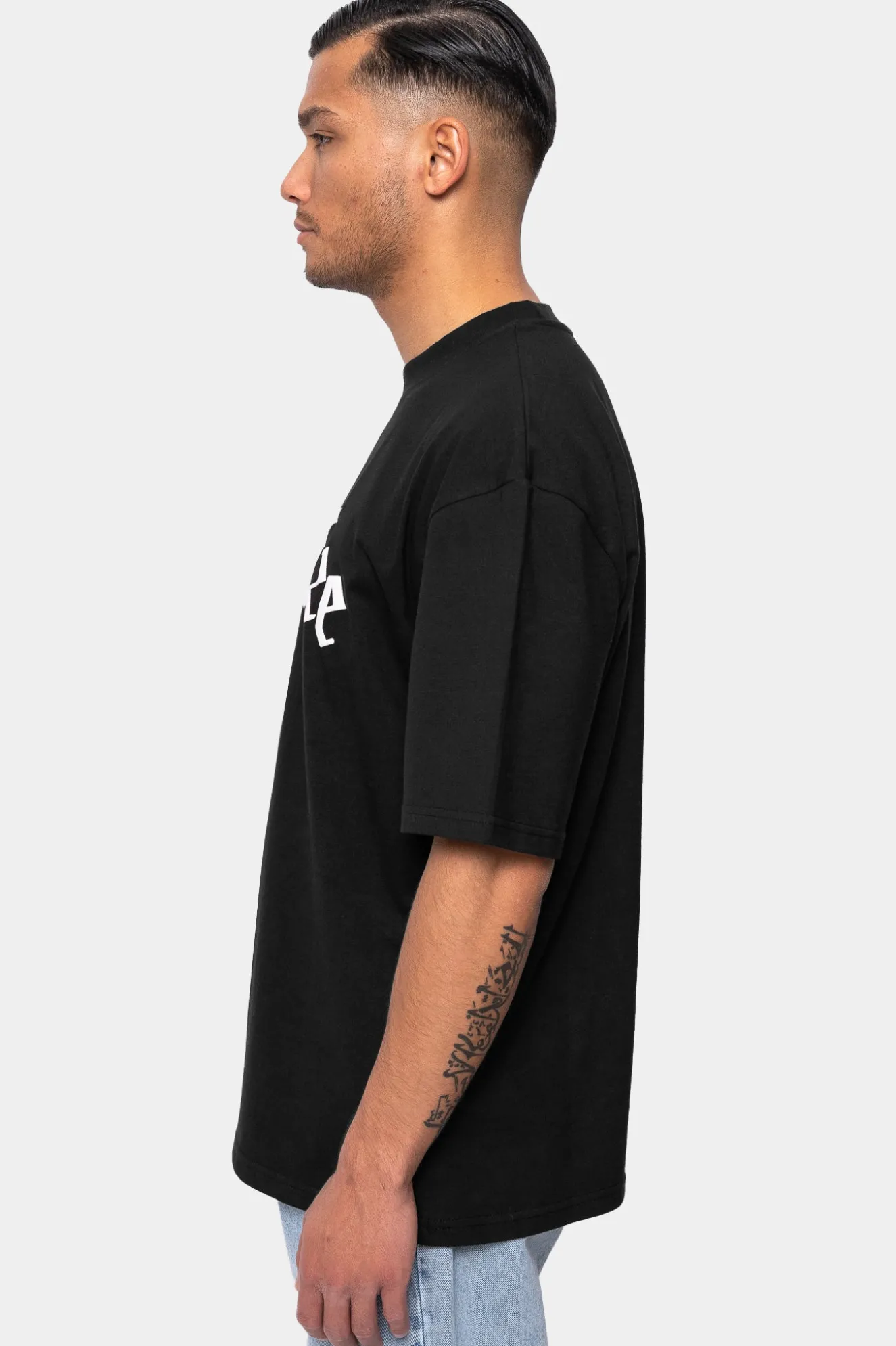 HEAVY OVERSIZE WHITE LOGO PUFFER PRINT T-SHIRT BLACK