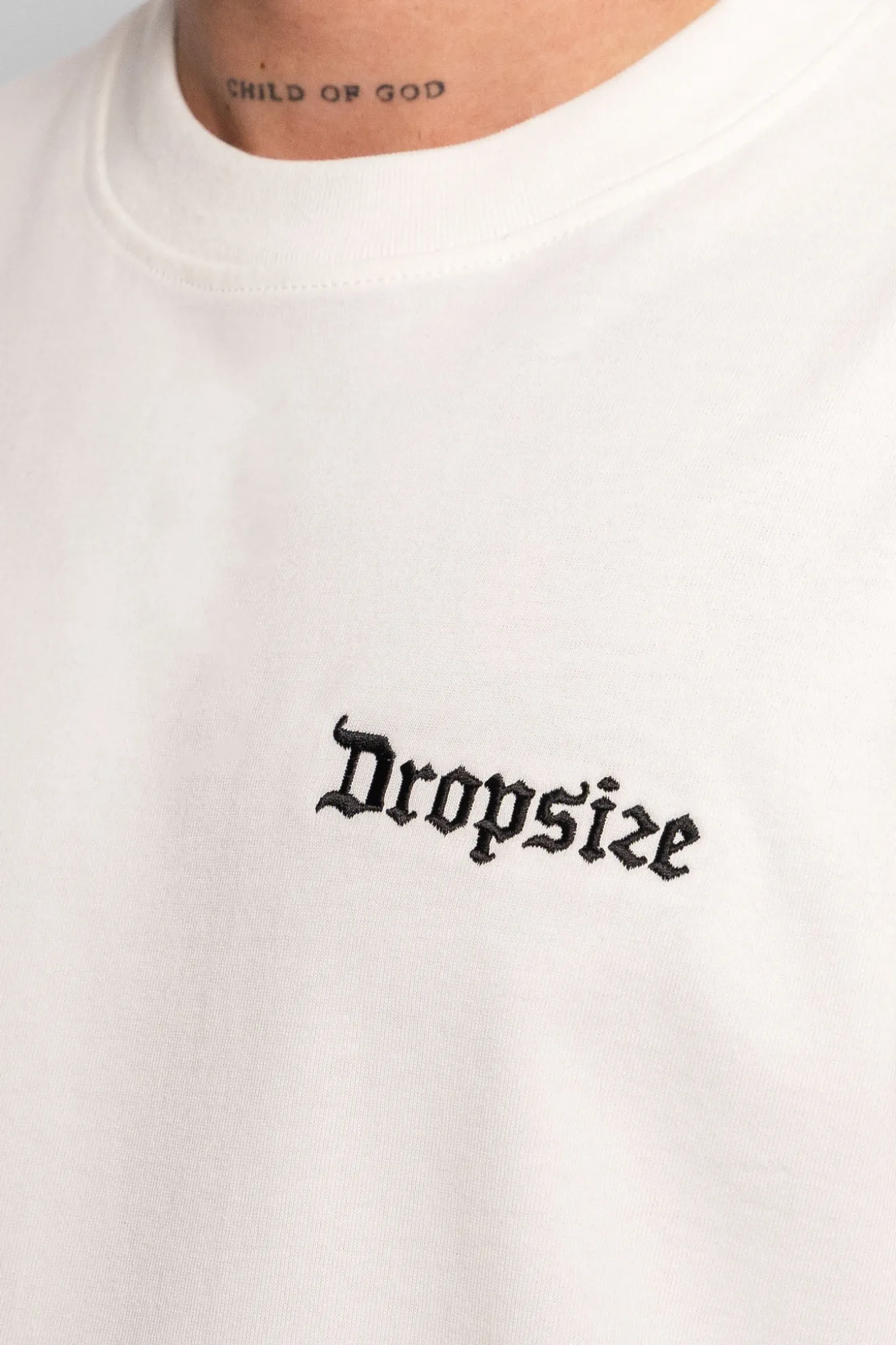 HEAVY V2 EMBO T-SHIRT CREAM WHITE