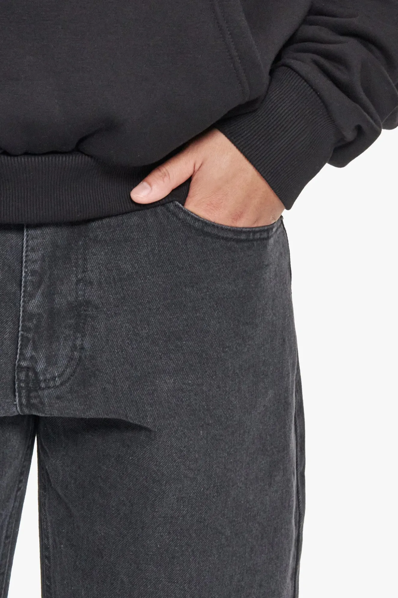 LOOSE FIT CHARCOAL JEANS