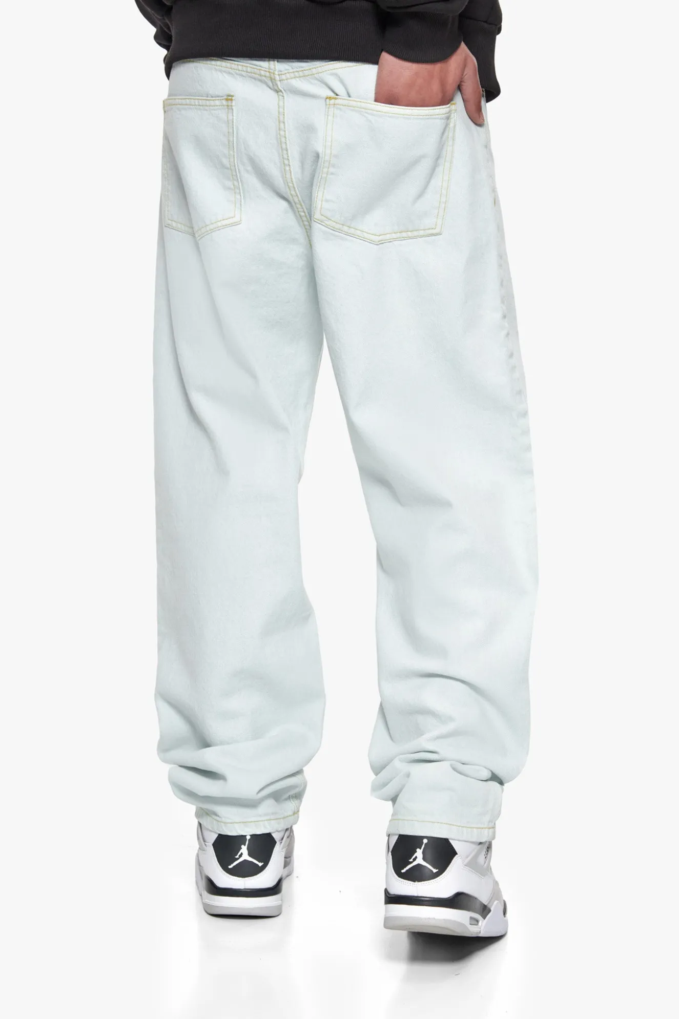 V4 LOOSE FIT JEANS LIGHT BLUE